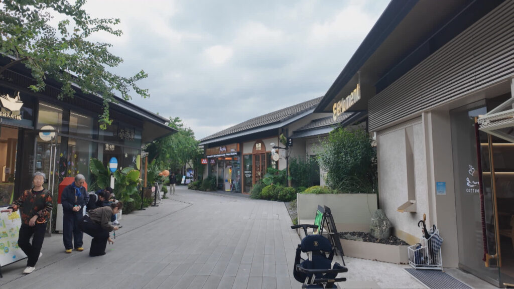 China’s ‘Silicon Valley’ is building robots and fortune-telling AI apps at the same time