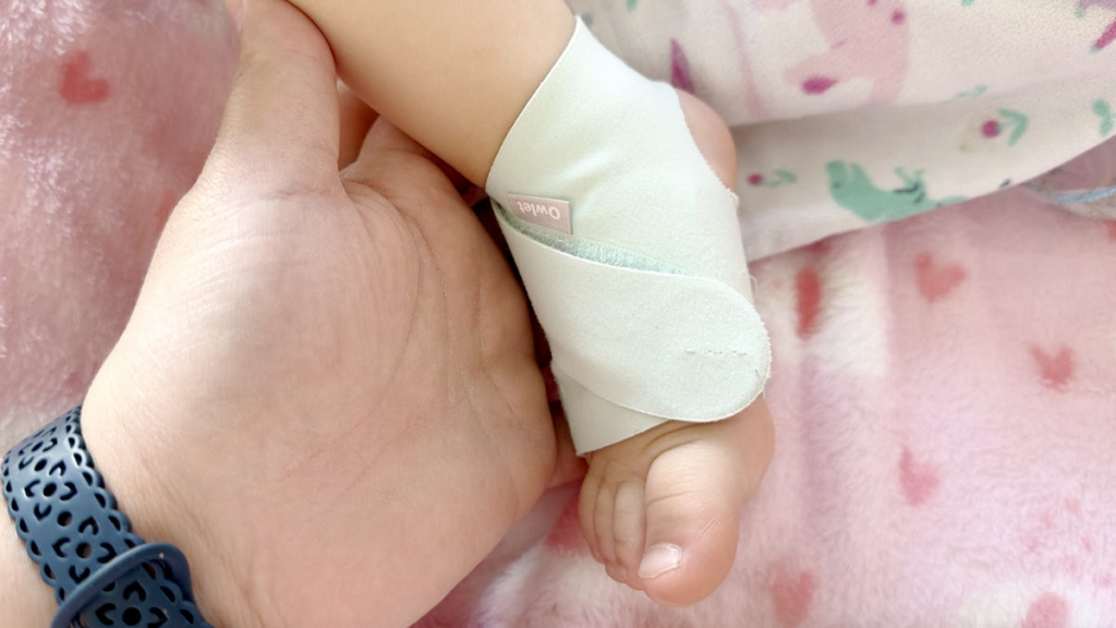 This good sock gave me peace of thoughts as a brand new mother This smart sock gave me peace of mind as a new mom