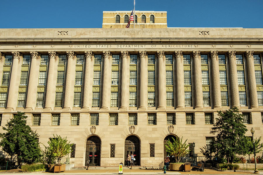 75% of USDA Researchers Ordered to Move Refuse Relocation Despite Tight Deadlines Three-quarters of USDA researchers tapped to relocate tell union they’re not going