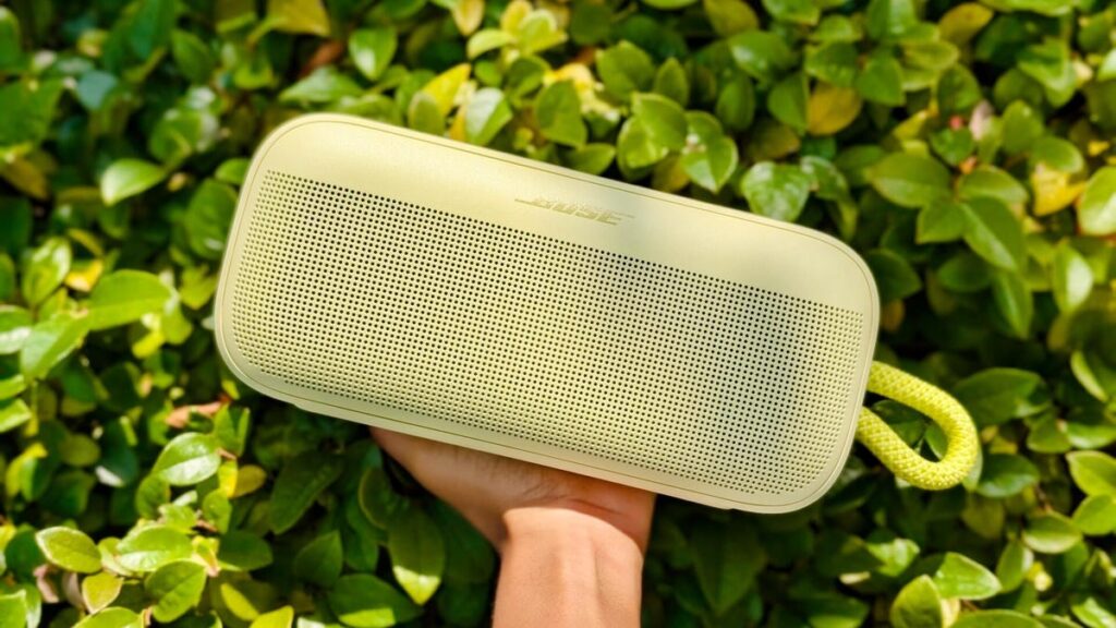I brought a Bose, Sony, and JBL speaker to the beach – this one’s my new outdoor essential I brought a Bose, Sony, and JBL speaker to the beach - this one's my new outdoor essential