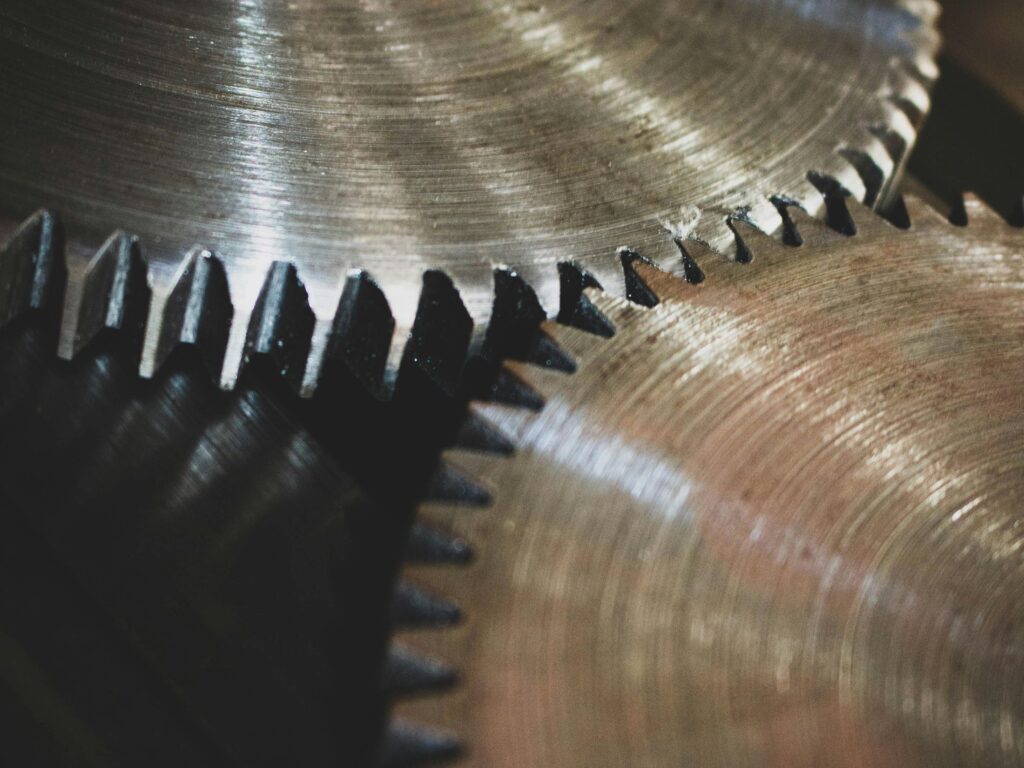 Industrial Automation Propels Private 5G Beyond 2,000 Deployments Factory gears as private 5G mobile networks passed 2,000 enterprise deployments in the first quarter, driven heavily by complex industrial automation demands.
