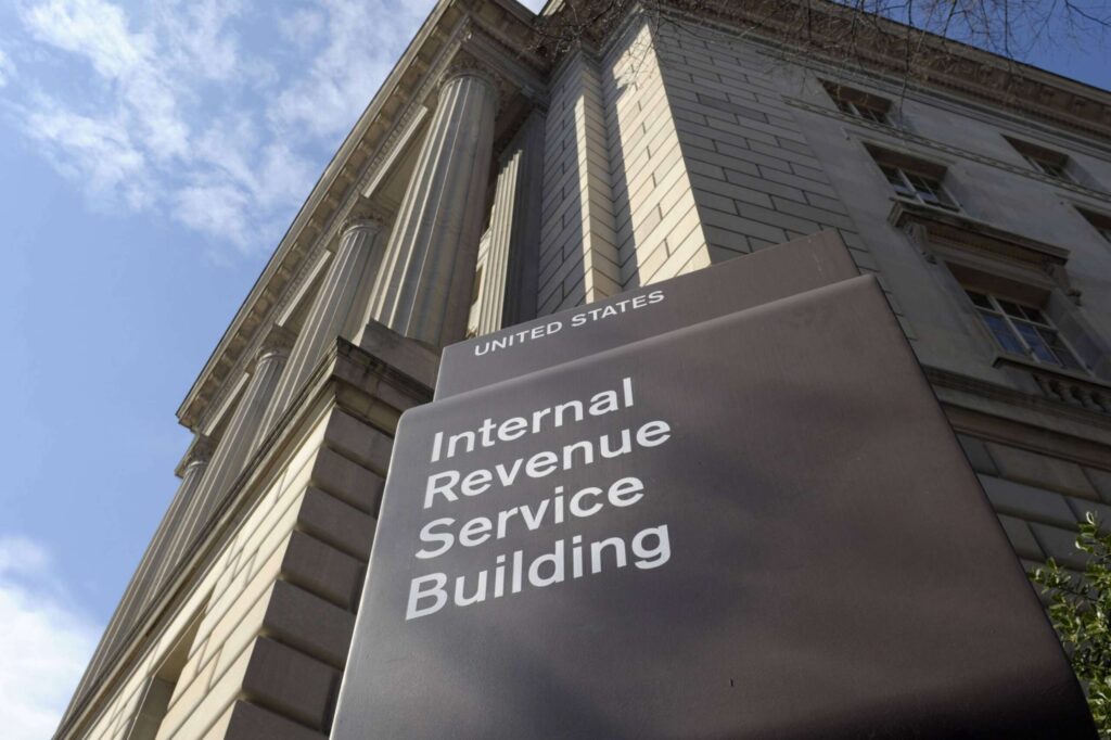 Arbitrator Overrules IRS, Returning Remote Work Victory to Unionized Employees IRS return-to-office orders violated union agreement, arbitrator rules