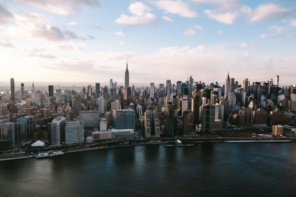Freezing New York’s Data Center Boom: Power Under the Spotlight New York data centre moratorium pause puts power under review
