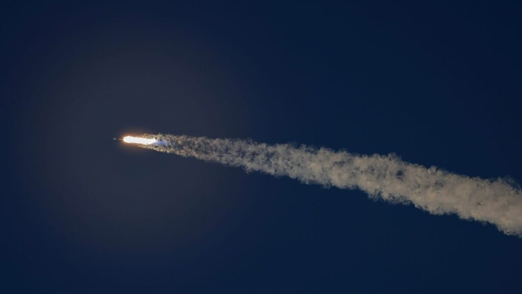 SpaceX wants to launch 100,000 more Starlink satellites - for 100x the bandwidth