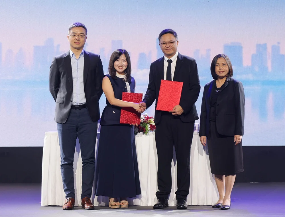 AIS Business & Huawei Cloud Forge MOU: Powering a 5G-Intelligent Cloud Revolution AIS Business joins hands with Huawei Cloud in MOU to advance global cloud capabilities and intelligent 5G solutions
