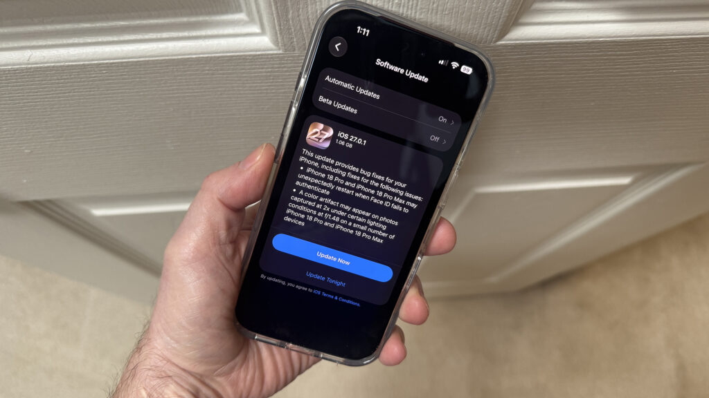 Goodbye Freezes: iOS 27.0.1 Patch Promises iPhone 18 Pro Users a Reboot-Free Experience Apple's iOS 27.0.1 fixex a Face ID bug that could cause the iPhone 18 Pro and Pro Max to freeze and restart.