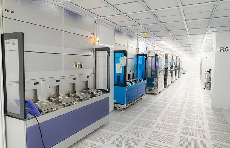 Empowering Robotics Startups to Grow: The Role of Analog Devices in Scaling Innovation The ADI cleanroom in Beaverton, Ore.